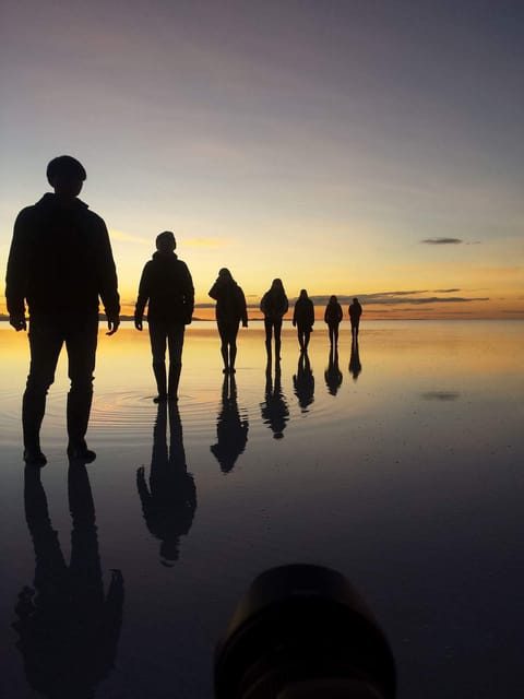 Bolivia: starlights and sunrise in Uyuni salt flat - What to wear for a cold, wet morning