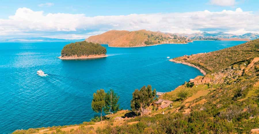 Copacabana: Isla del Sol and Moon Island Day Tour - Walking down the Yumani stairs