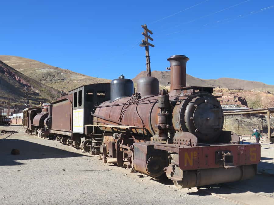 From La Paz: 1-Day 1-Night Uyuni Salt Flats Tour by Flight - Tunupa Volcano and the open Andes scenery