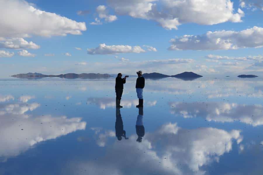 From La Paz: 1-Day 1-Night Uyuni Salt Flats Tour by Flight - Returning to La Paz on day two