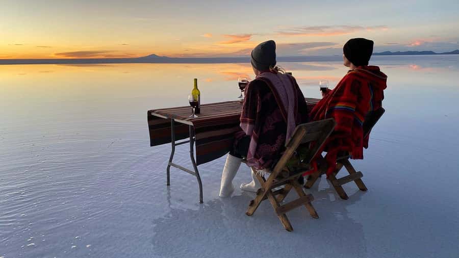 From La Paz: 1-Day 1-Night Uyuni Salt Flats Tour by Flight - Breakfast before the train cemetery