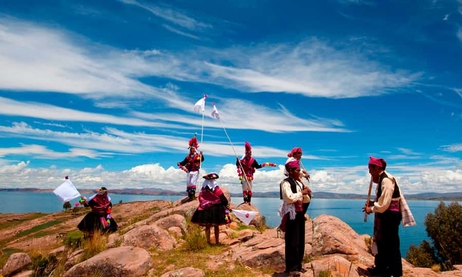 From La Paz: 2-Day Tour to Isla del Sol & Lake Titicaca - Leaving La Paz for the Tiquina viewpoint