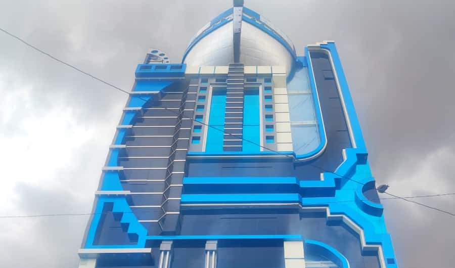 From La Paz: El Alto and Cholets Guided Day Trip - Seeing cholets from the street