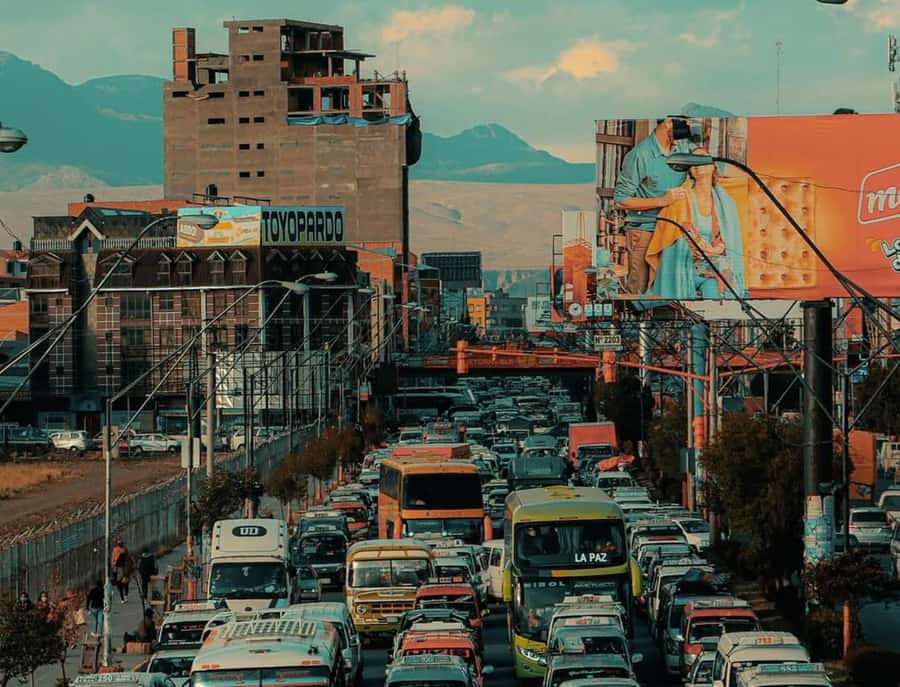 From La Paz: El Alto and Cholets Guided Day Trip - The cable car ride up to El Alto