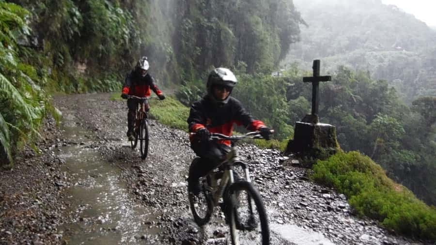 From La Paz: The World's Most Dangerous Road Biking Tour - Mist, waterfalls, and the road’s changing mood
