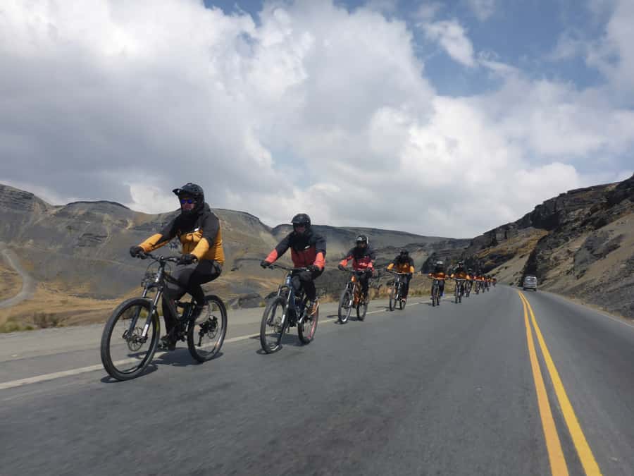 From La Paz: The World's Most Dangerous Road Biking Tour - How the guides affect the day