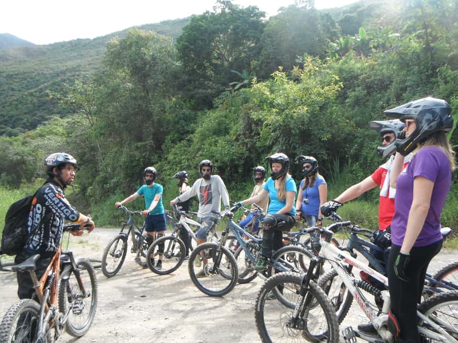 From La Paz: The World's Most Dangerous Road Biking Tour - The support vehicle and roadside stops