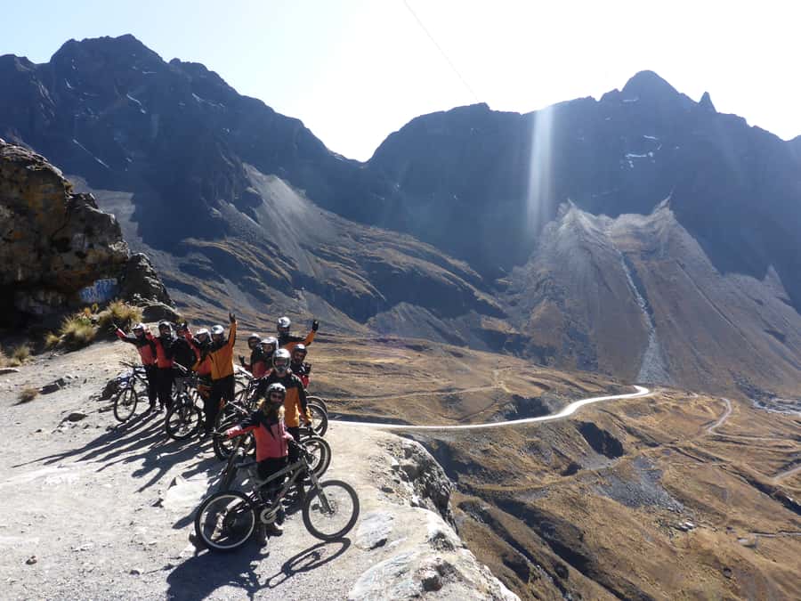 From La Paz: The World's Most Dangerous Road Biking Tour - The paved opening gives you time to settle in