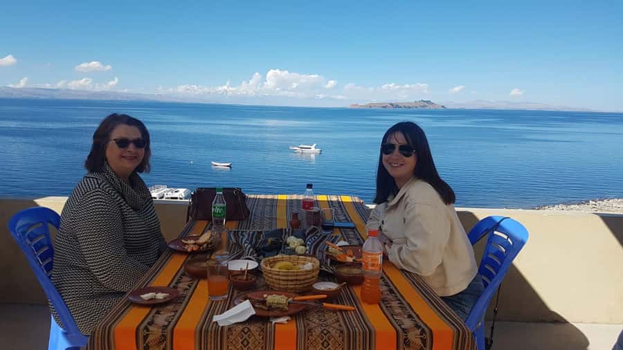 From La Paz: Tihuanacu & Titicaca Lake in one day with lunch - The road from the lake to Tiwanaku
