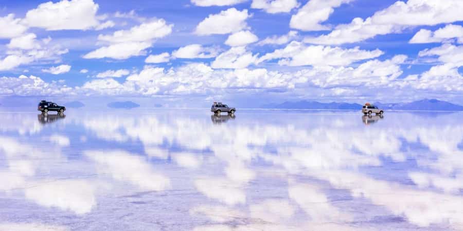 From La Paz: Trip to Uyuni Salt Flats with Wine at Sunset - The Salar de Uyuni: white space and optical tricks