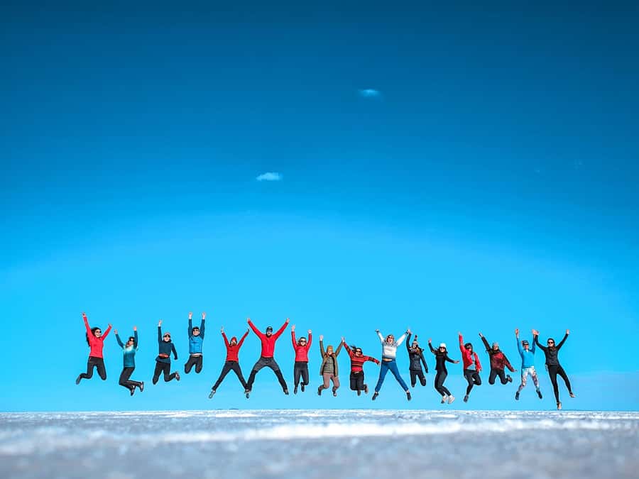 From La Paz: Uyuni Salt Flat Tour & Overnight Roundtrip Bus - The three-hour wait in Uyuni