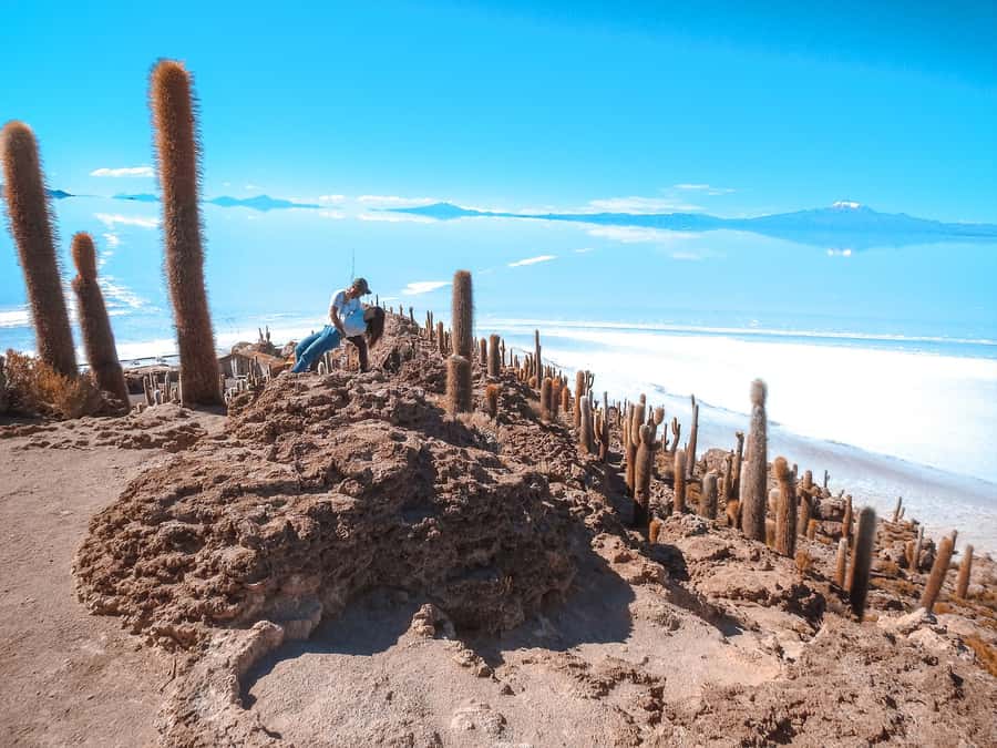 From La Paz: Uyuni Salt Flat Tour & Overnight Roundtrip Bus - Entering the vast Uyuni Salt Flats