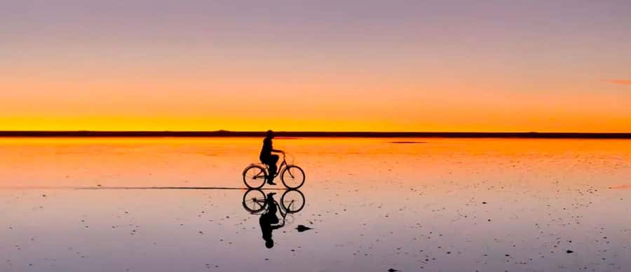 From La Paz: Uyuni Salt Flats 2-Day Tour with Bus Transfers - Perspective photographs without complicated equipment