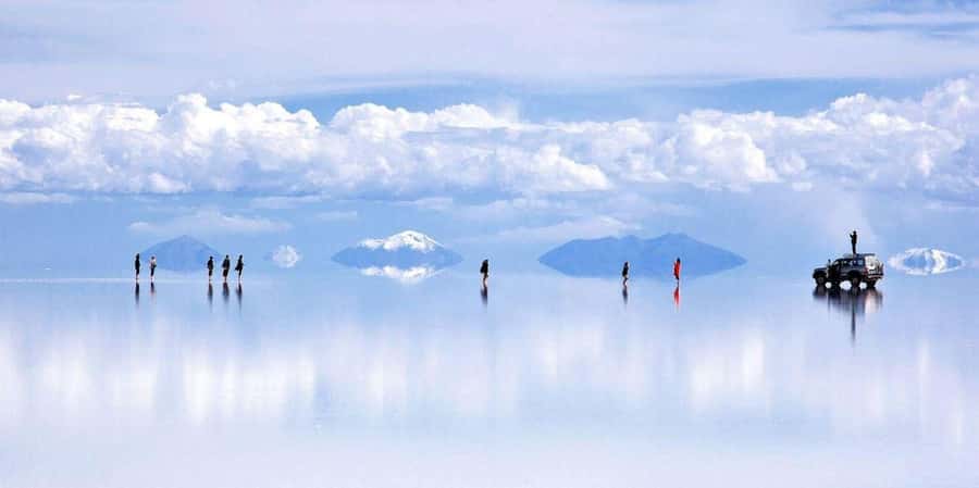 From La Paz: Uyuni Salt Flats Excursion + Round Trip Bus - One long night from La Paz to Uyuni