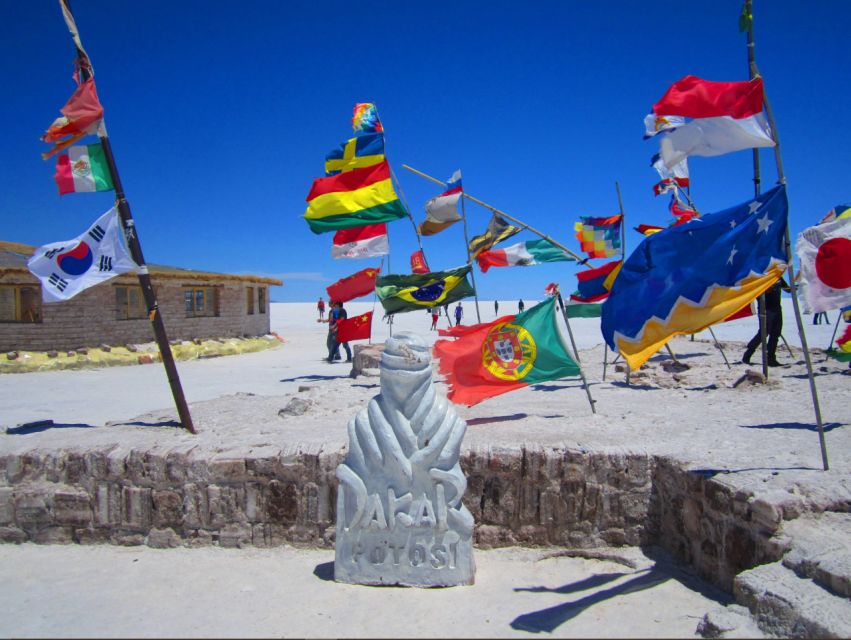 From Uyuni:Uyuni Salt Flats with Incahuasi Island |Full day| - What the 4x4 ride and group size mean
