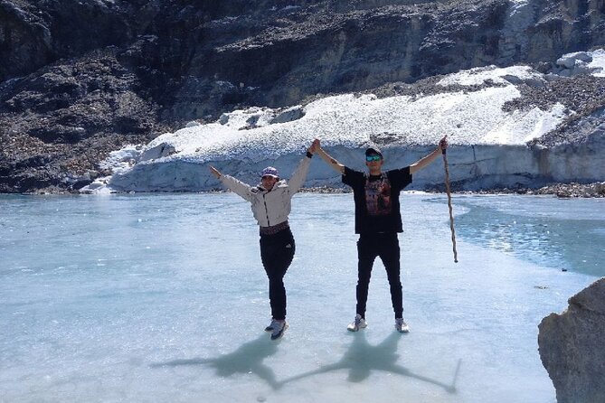 Full day Tour Charquini and Laguna Esmeralda - The two-hour ride to Mirador Llojeta