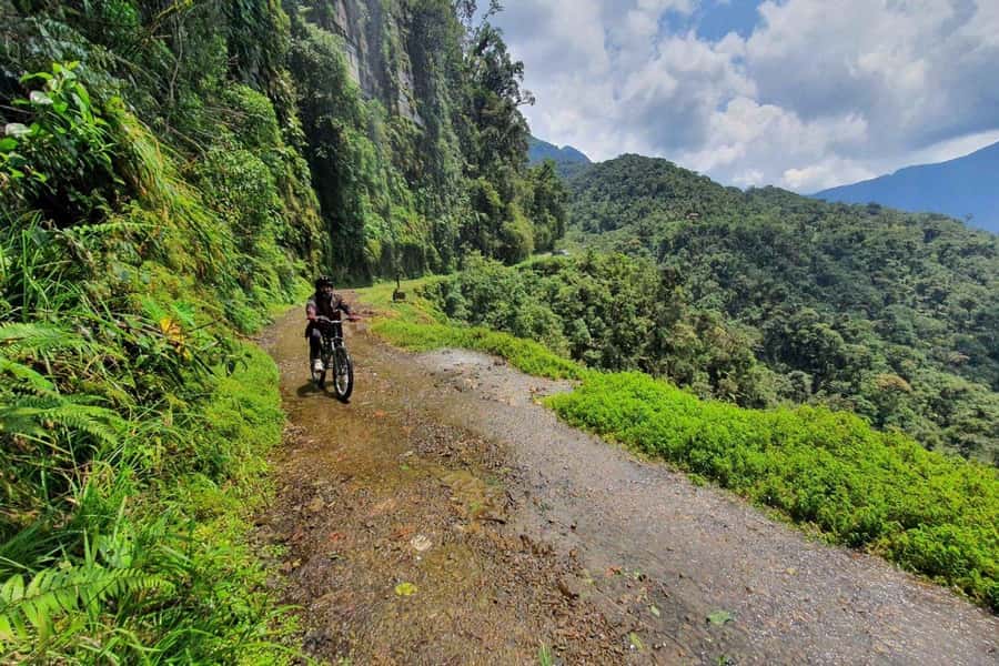 La Paz | Death by Bike Route | Lunch - From La Paz to La Cumbre at 4,700 meters