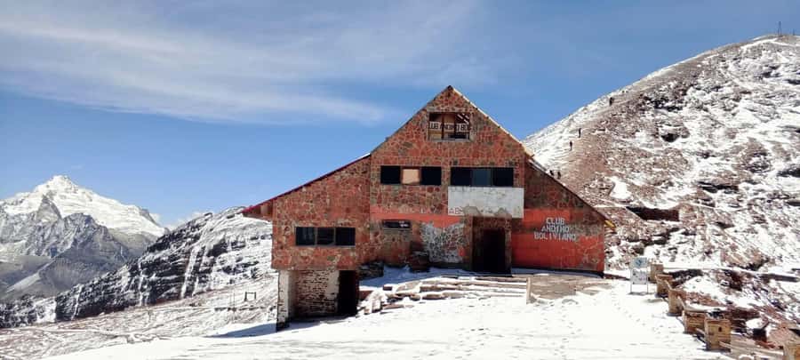 LA PAZ: GUIDED TOUR CHACALTAYA + VALLEY OF THE MOON - Starting near Fuegos Artificiales Joker