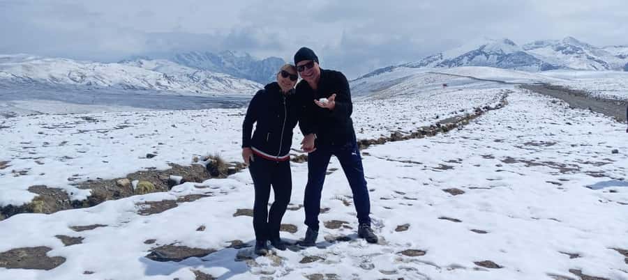 LA PAZ: GUIDED TOUR CHACALTAYA + VALLEY OF THE MOON - A short stop at Mirador Jilarata