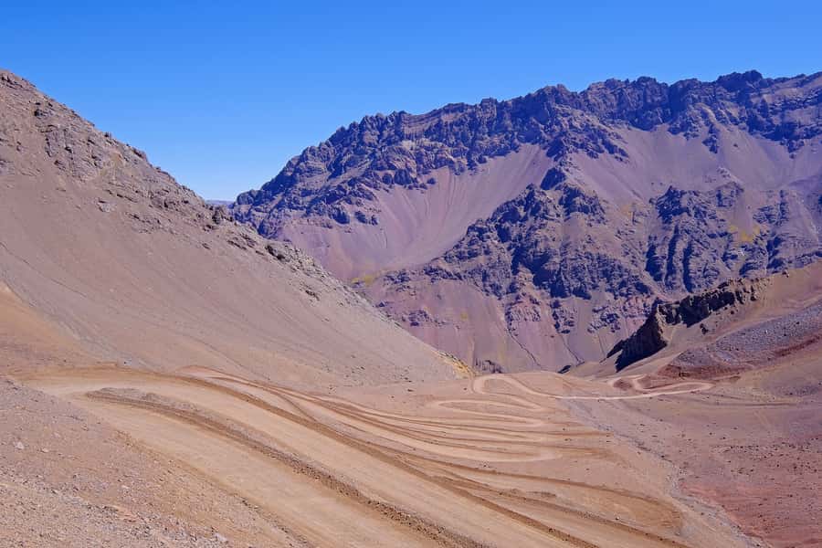 La Paz: Mountain Bike Down the World's Most Dangerous Road - The narrow dirt road into the Yungas