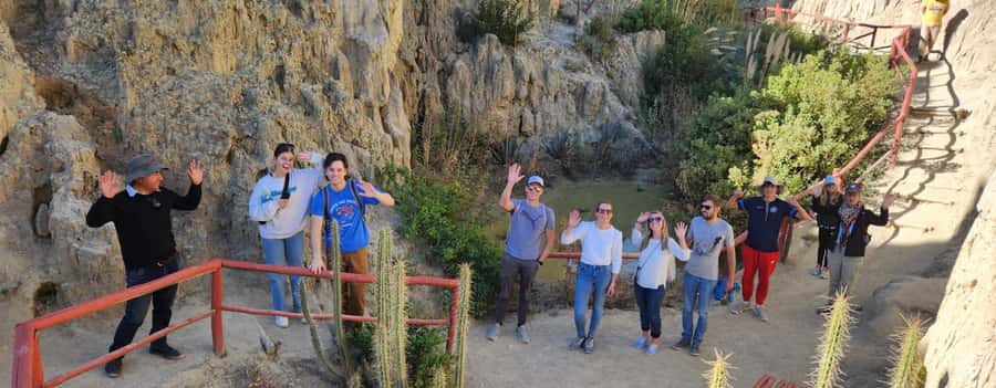 La Paz: Private City Tour with Cable Car & Moon Valley Visit - Plaza Murillo, the political heart of La Paz