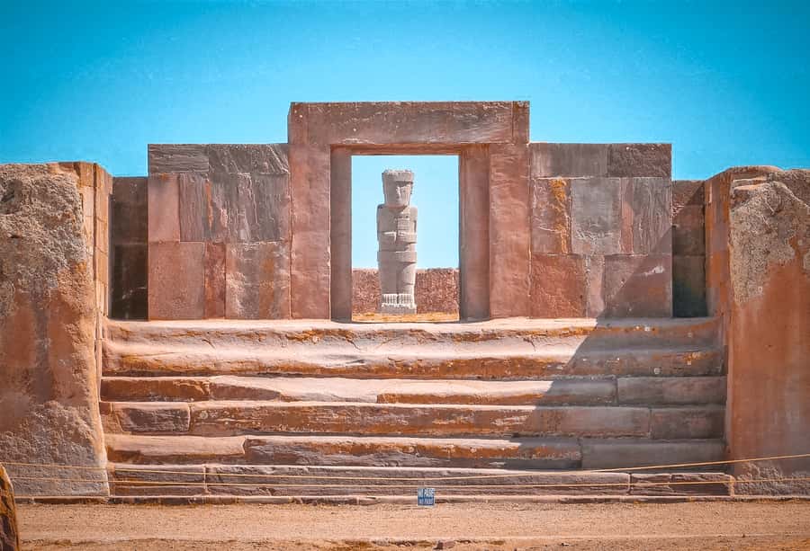 La Paz: Tiwanaku Shared Tour with Lunch + Tour Guide - Puerta del Sol and the stone faces