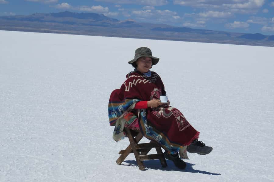 La Paz: Uyuni Salt Flats Tour by Bus - Your first hours in Uyuni