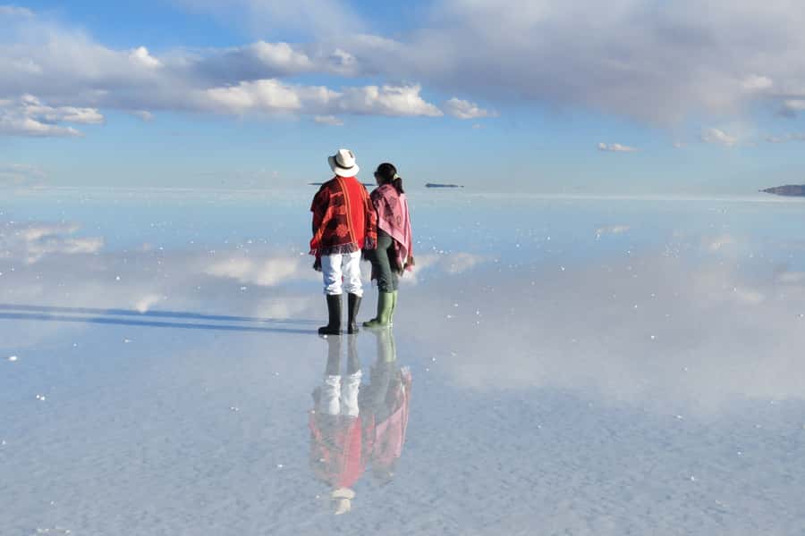 La Paz: Uyuni Salt Flats Tour by Bus - Colchani and the business of salt