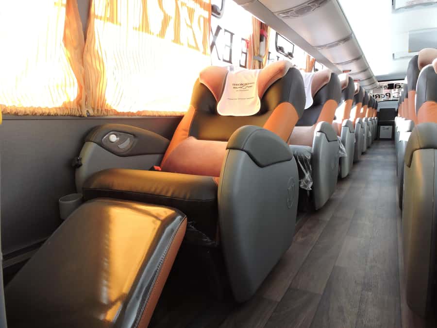 La Paz: Uyuni tour ending in Atacama Chile by bus. - Food, lodging, and comfort on the circuit
