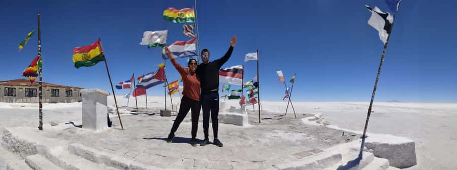 La Paz: Uyuni tour ending in Atacama Chile by bus. - Day one: the overnight bus from La Paz to Uyuni