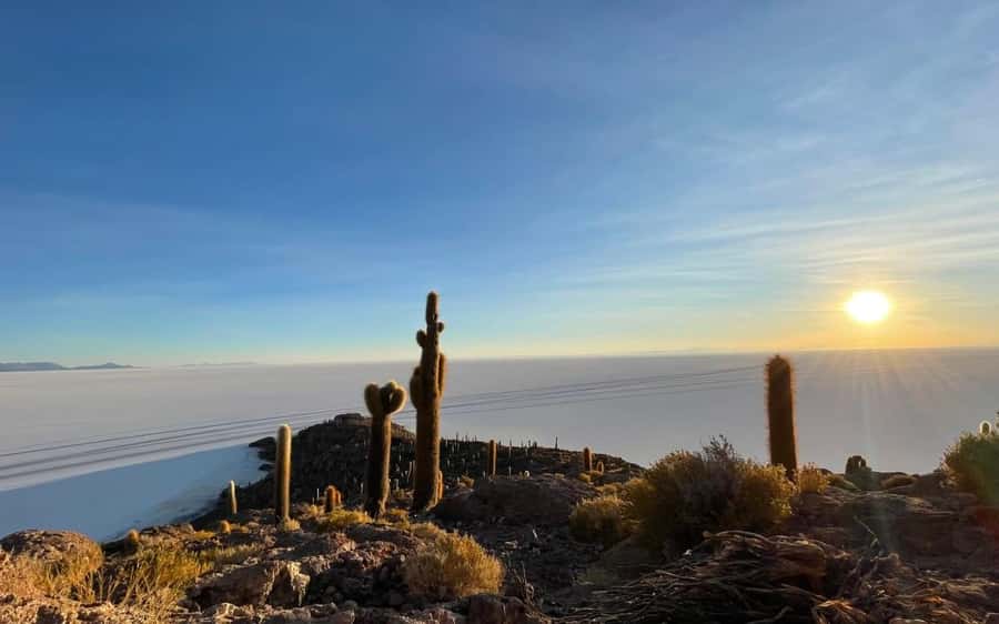 San Pedro de Atacama: 4-Day Uyuni Salt Flats Tour - From San Pedro to Bolivia in one sharp climb