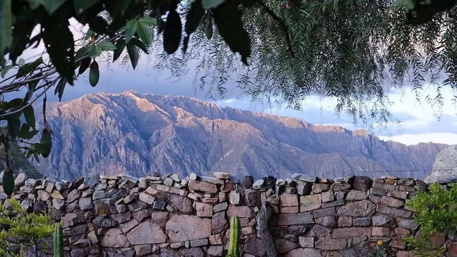 Sucre: 2 days trek in Inca Trails and the Crater de Maragua - Day two: crater views, Niño Mayo and dinosaur footprints