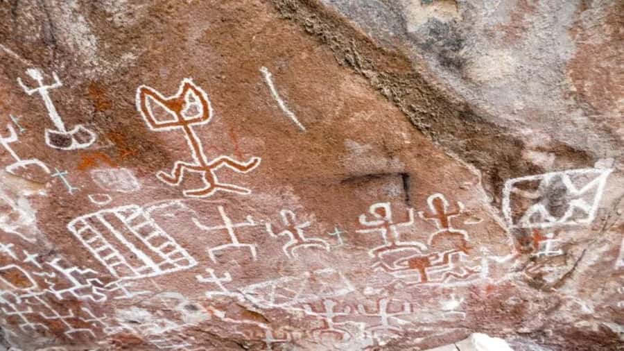 Sucre: Sunrise, the Crater de Maragua and old Cave Paintings - Walking into Jalqa country