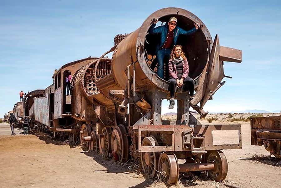 Uyuni: 3 day-tour, salt flats & surrealistic deserts - The train cemetery and the first taste of Uyuni