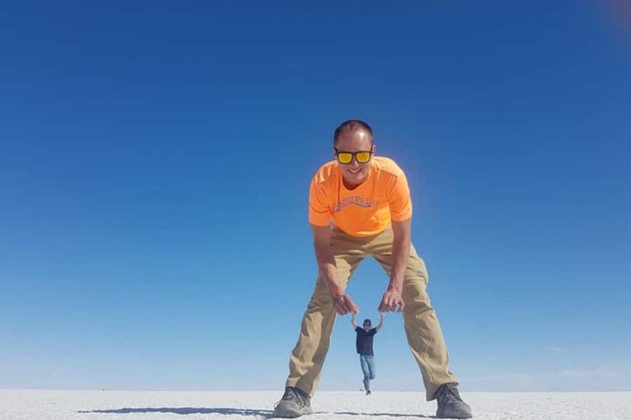 Uyuni: 3-Days Salt Flats and Desert Adventure Tour with Food - Day two: flamingo lakes and Laguna Colorada