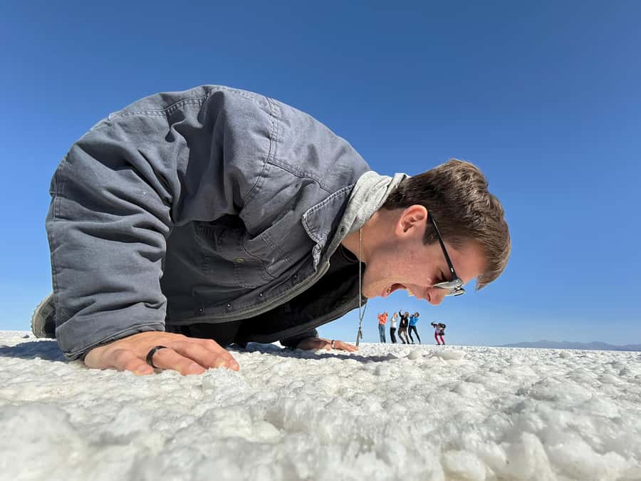Uyuni: Full-day tour, Salt flats and Sunset experience - Dakar Monument and the first big views