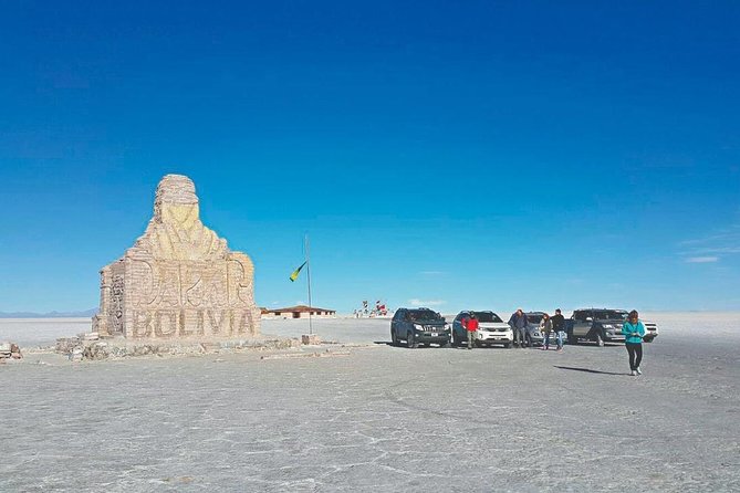 Uyuni Salt 1 day Tour with guide in English + Lunch and Sunset - The first wide views of Salar de Uyuni
