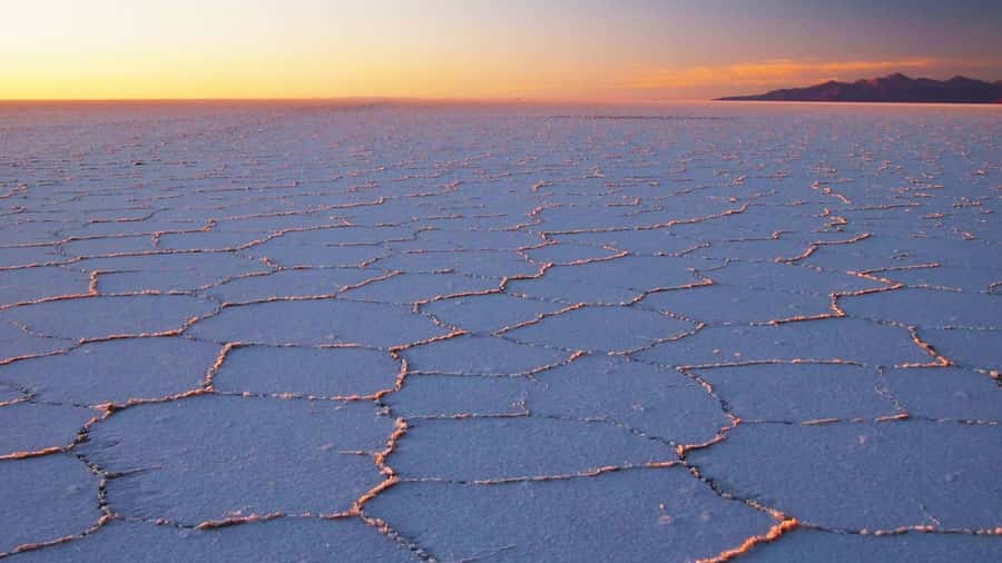 UYUNI SALT FLAT: SUNRISE & STARLIGHT EXPERIENCE - Sunrise and the changing colors
