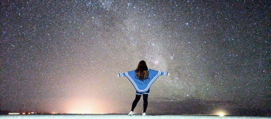 Uyuni: Starlight and Sunrise Salt Flats Tour - Walking onto the white salt plain