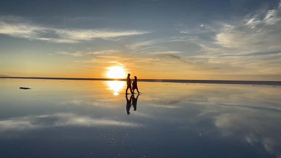 Uyuni: Starlight and Sunrise Salt Flats Tour - Who should book this sunrise tour?