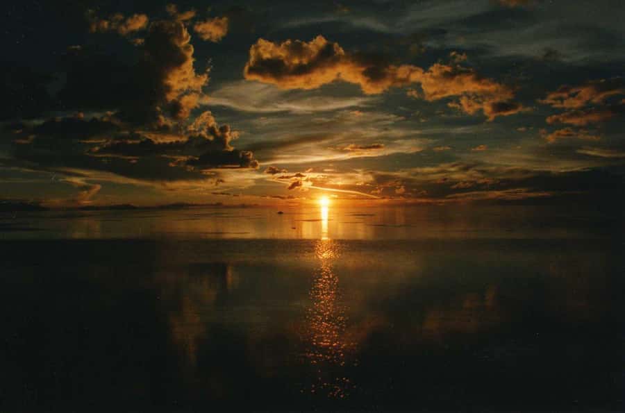 Uyuni: Sunset and Starlights Tour - The 20-minute ride into the salt flats