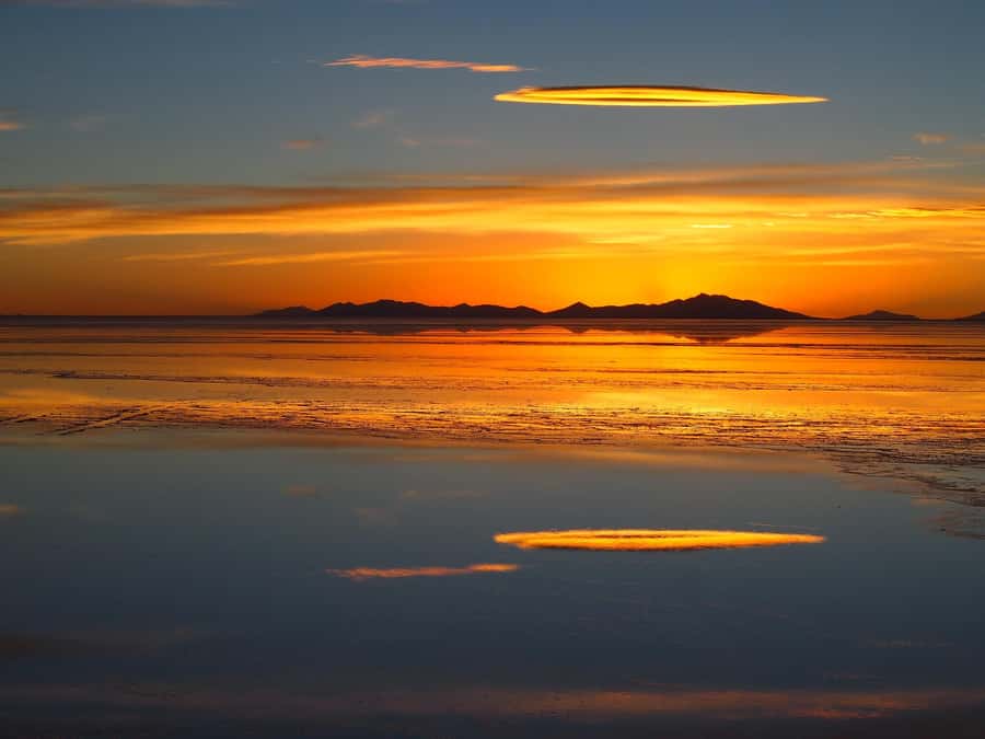 Uyuni: Sunset and Starlights Tour - After dark, the salt flats turn into a star theater