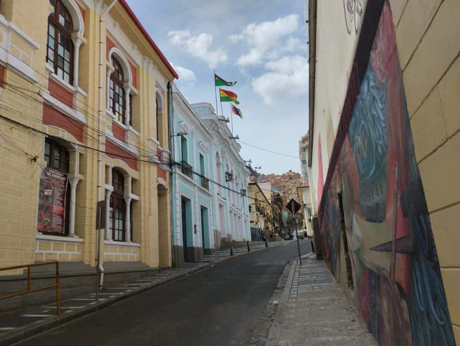 Walking city tour La Paz - Jaén Street, where the pace changes