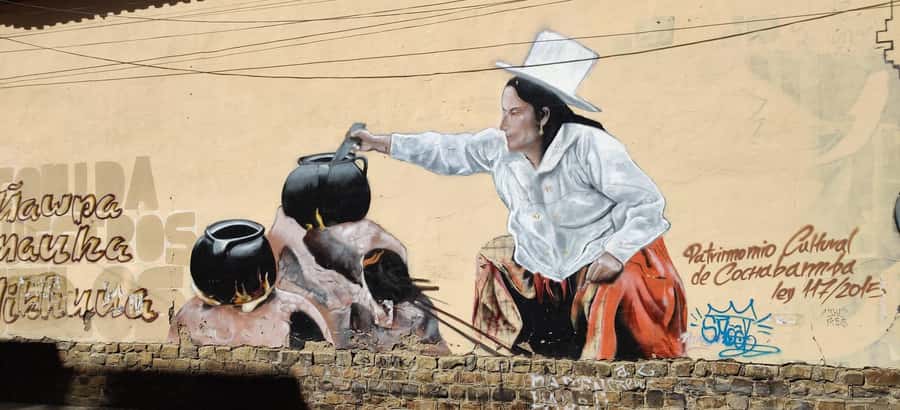 Walking tour in Cochabamba not your average - Murals on Calle Colombia and San Martín Street