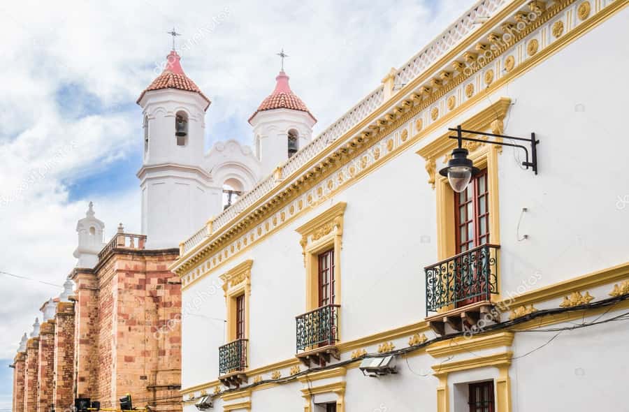 Walking tour in Sucre: History, Culture & Amazing Views - Recoleta viewpoint and mountain views